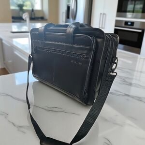 Samsonite Black Leather Expandable Briefcase Laptop Bag With Strap